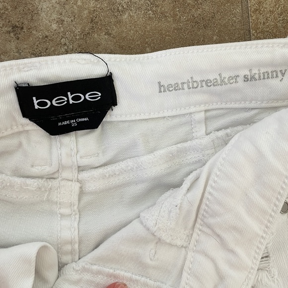 BEBE Heartbreaker skinny white ripped jeans size 25 - Picture 3 of 4